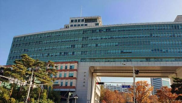 서울 마포구 홍익대학교 정문. /고성민 기자