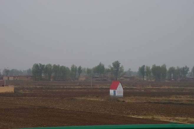 중국 네이멍구의 농촌 들녘. 강찬수 기자