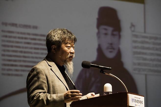 ▲ 한홍구 성공회대 교수가 경기도 주최로 19일 수원 경제과학진흥원에서 열린 '3·1운동 100년, 깨어있는 시민의식을 위한 경기도 명사초청 역사 콘서트'에서 강연하고 있다. 사진=김용욱 기자