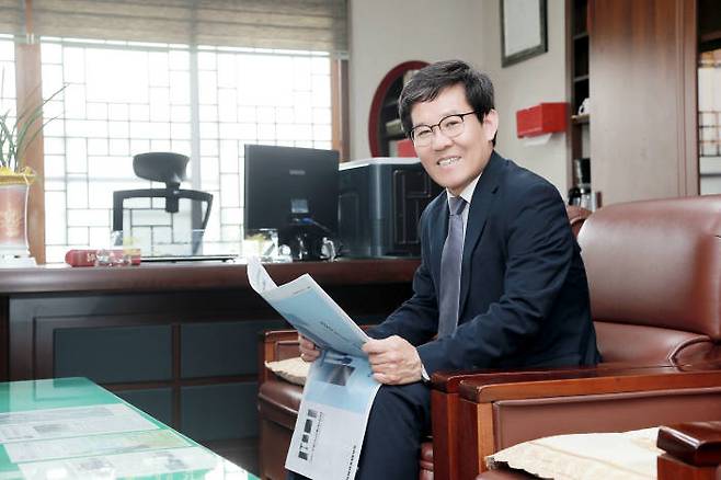 윤용태 경북여상 교장