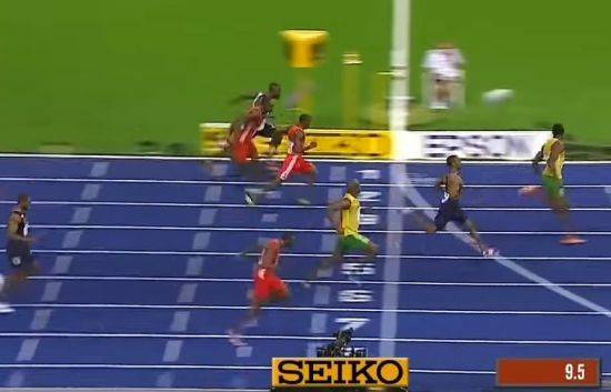 자메이카의 육상선수 우사인 볼트가 100m 9초58의 세계 신기록을 수립하는 장면. 1초에 10.43m를 달렸다는 계산이 나옵니다. [사진=유튜브 화면캡처]