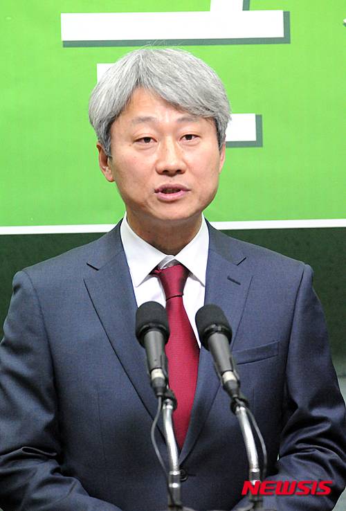 【전주=뉴시스】유영수 기자 = 김근식 경남대 교수 2016.1.26. yu0014@newsis.com