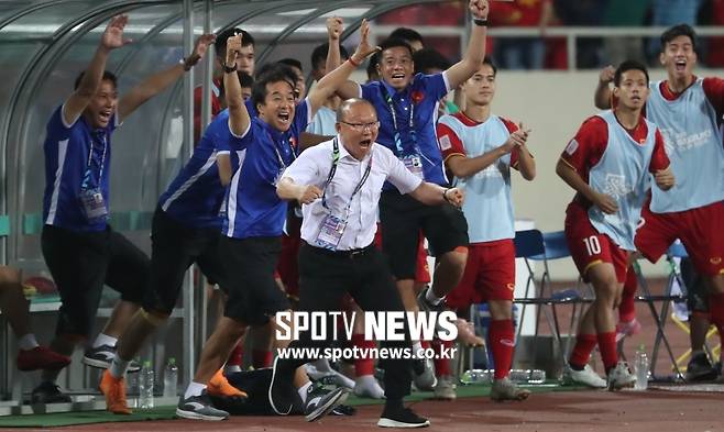 ▲ 박항서 베트남 감독의 베트남이 싱가포르까지 잡으며 동남아시안게임 준결승 진출 가능성을 높였다. ⓒ한희재 기자