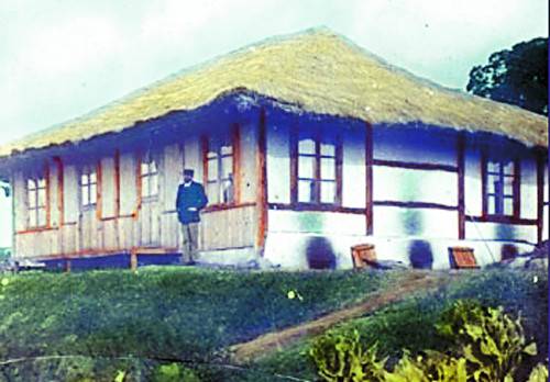 의료선교사 오긍선이 섬겼던 군산 구암교회 초기 모습. 유리건판 사진.