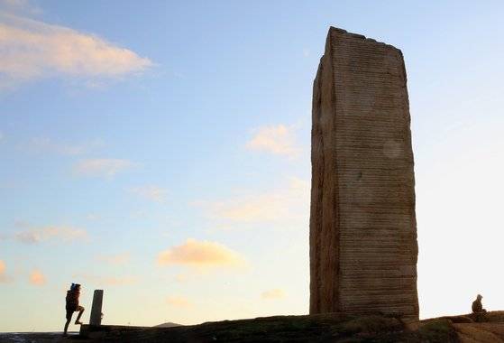 묵시아. 성모 마리아가 야고보를 위로하기 위해 나타났다고 하는 작은 해안 마을이다.