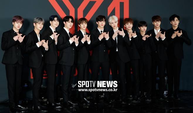 ▲ '프로듀스X101' 조작 논란으로 활동에 비상불이 켜진 그룹 엑스원. ⓒ한희재 기자