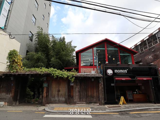 12년 전 부산 온천장의 4평짜리 테이크아웃 커피점으로 시작한 모모스커피. 이젠 ‘세계 챔피언’을 배출한 카페가 됐다.