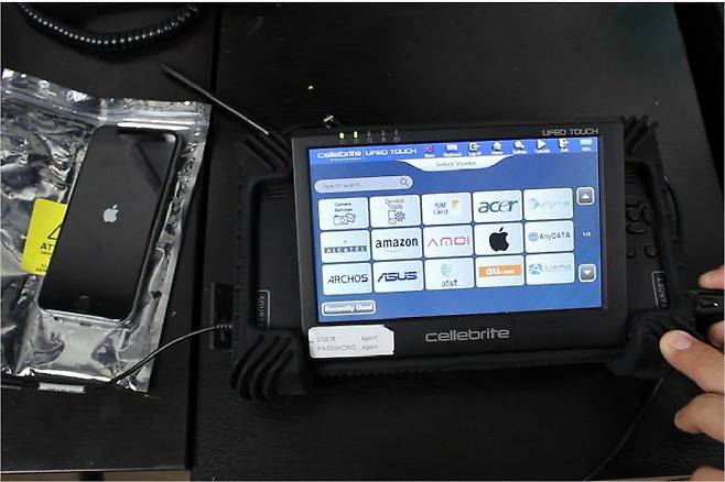 셀레브라이트의 포터블 포렌식 장치 'UFED' (캡처=유튜브)