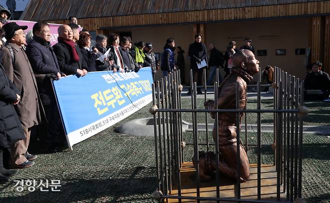 김정근 선임기자