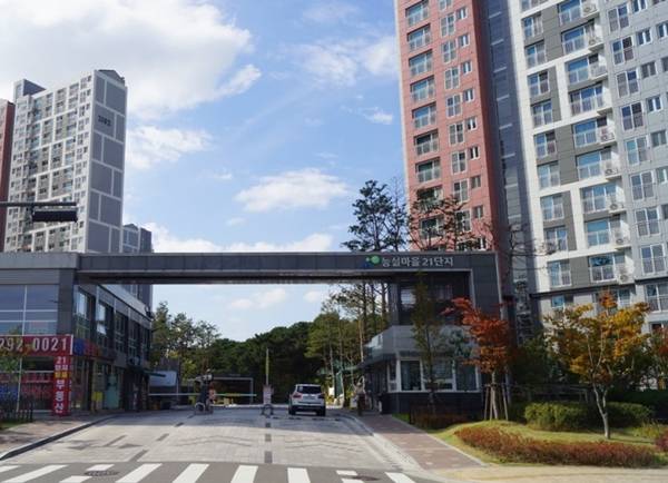 수원 능실마을 21단지는 분양주택과 임대주택을 함께 만든 소셜믹스 단지다.