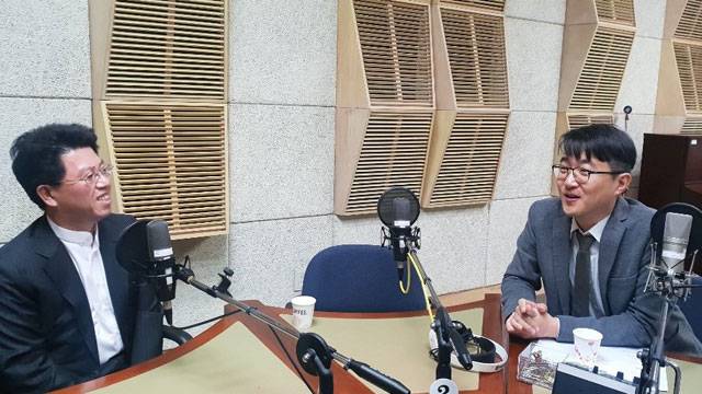 (좌)김기웅 분당서울대병원 정신건강의학과 교수 (우)박광식 KBS 의학전문기자