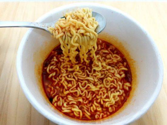 이마트 PB '노브랜드 완면각 짬뽕 컵라면'