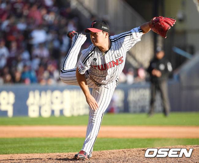 [OSEN=잠실, 곽영래 기자] 9회초 LG 고우석이 역투하고 있다. /youngrae@osen.co.kr