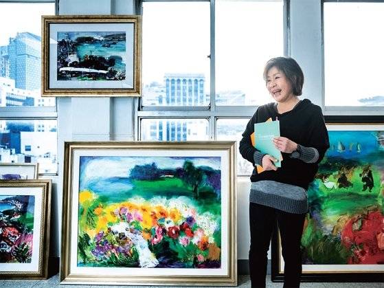 김경희 한국수채화작가회 회장 (전 건국대 이사장)이 2019년 12월 4일 인사동에서 월간중앙과 인터뷰했다.