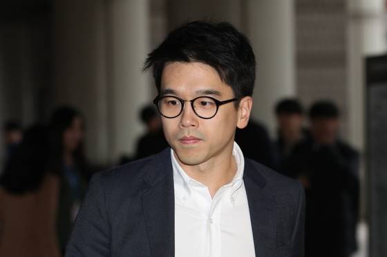 변종 대마를 흡연하고 밀반입한 혐의로 재판에 넘겨진 CJ 그룹 장남 이선호 씨가 7일 오전 서울 서초구 서울고등법원에서 열린 마약류관리에관한 법률위반 관련 항소심에 출석하고 있다. /사진=뉴스1