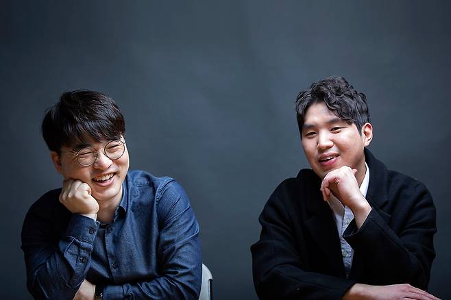 ⓒ시사IN 신선영가짜 뉴스 유튜버를 저격하는 유튜브 채널 ‘헬마우스’의 진행자 임경빈씨(왼쪽)와 하헌기씨.