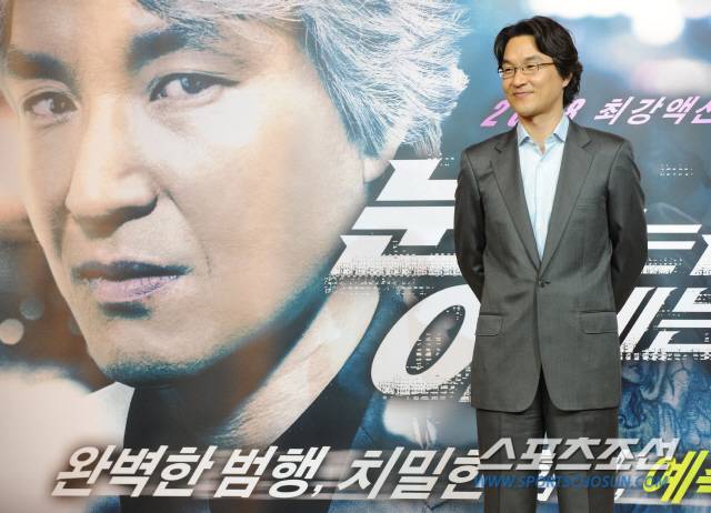 2008년 영화 '눈에는눈이에는이' 제작보고회에 참석한 배우 한석규