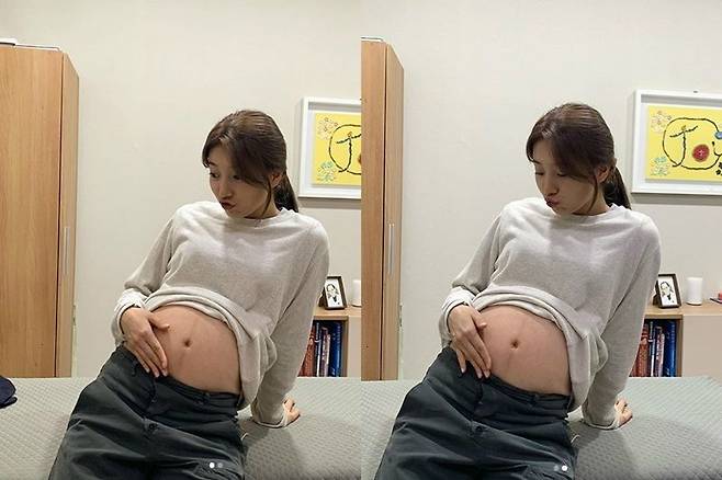 영화 '백두산'에서 지영 역을 연기한 배우 수지가 800만 관객 돌파를 기념해 촬영 당시 임산부로 분장했던 사진을 17일 공개했다. (사진=수지 인스타그램)