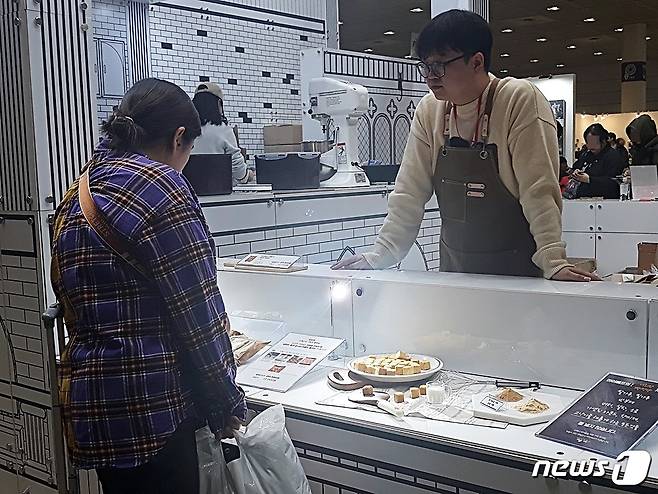 17일 코엑스에서 열린 고양이박람회 '2020 케이캣페어(K-CAT FAIR) 윈터'에 참여한 마이베프 부스. © 뉴스1 최서윤 기자