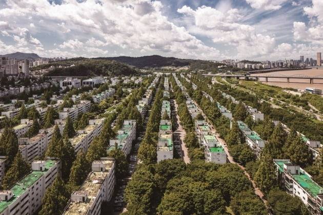 재건축을 추진하는 서울 반포동 반포주공1단지 1·2·4주구. 서울시 제공