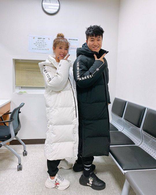 왼쪽부터 신지 김종민