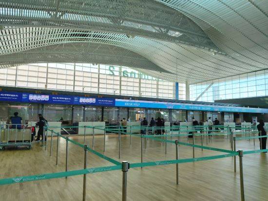 30일 한산한 인천공항의 모습. 조민아 기자