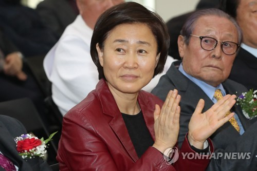윤봉길 의사 장손녀 윤주경 지난해 3월 28일 오후 서울 영등포구 여의도 광복회관에서 열린 저자 이태복 '윤봉길 평전' 책과 삶이야기 북콘서트에 윤봉길 의사 장손녀인 윤주경 전 독립기념관장이 참석하고 있다. [연합뉴스 자료사진]