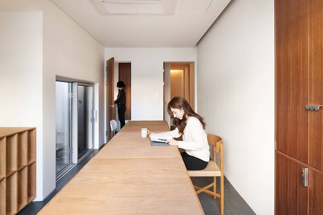 2층 사무실의 모습.［사진 김동규 작가］