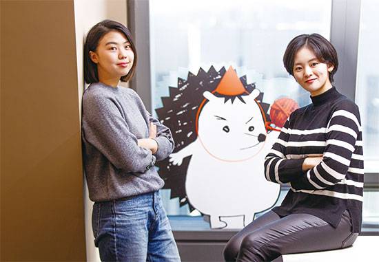 김소연(사진 오른쪽) 1994년생/ 서울대 경제학부/ 2018년 뉴닉 대표(현)
빈다은(사진 왼쪽) 1995년생/ 서울대 윤리교육학/ 2018년 뉴닉 이사(현)