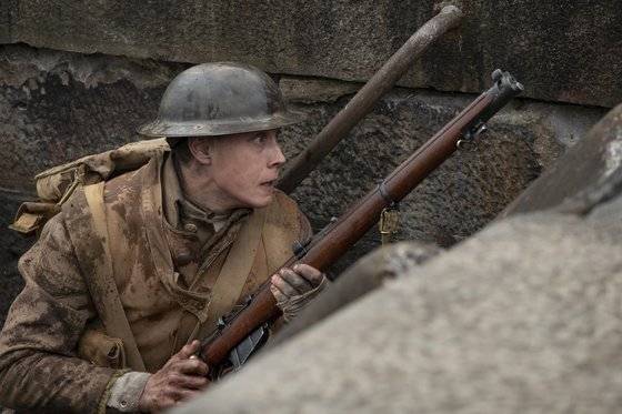 샘 멘데스 감독의 1차 세계대전 영화 '1917' 한 장면. 올해 아카데미 시상식에서 '기생충'의 최대 적수로 점쳐졌다. [사진 스마일이엔티]