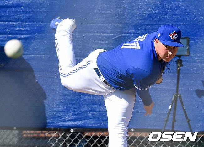 [OSEN=더니든(미국 플로리다주),박준형 기자]토론토 유망주 네이트 피어슨이 불펜피칭을 하고 있다. / soul1014@osen.co.kr