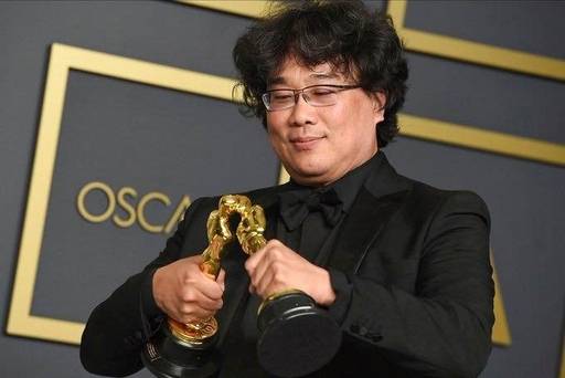 최근 제92회 미국 아카데미 영화상 시상식에서 ‘기생충’으로 작품상·감독상·각본상·국제영화상 4관왕을 차지한 봉준호 감독. 영화&nbsp;‘기생충’ 페이스북 캡처