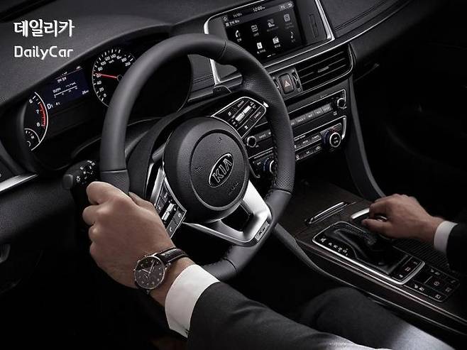 더 뉴 K5 1.6 터보(D컷 스티어링 휠)