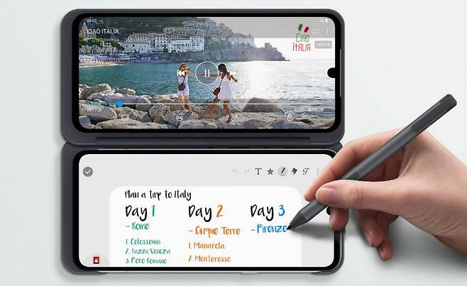 LG전자는 LG V60 씽큐 5G와 신형 듀얼스크린에 AES 방식 스타일러스 펜 인식 기능을 탑재했다.