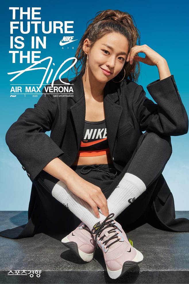 가수 겸 배우 설현 패션화보. 사진 나이키 코리아