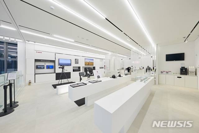 [서울=뉴시스] 캐논플렉스 2층 브랜드 존 및 CS 접수처. (사진: 캐논코리아컨슈머이미징 제공) 2020.03.05.
