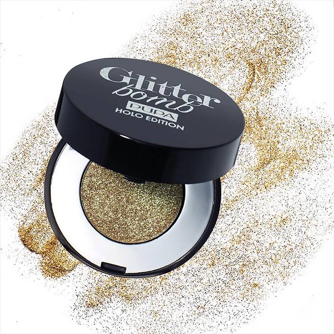 오묘한 올리브 그린 컬러의 글리터 밤 홀로 에디션 글리터 아이섀도, 002 그린, Pupa Milano.