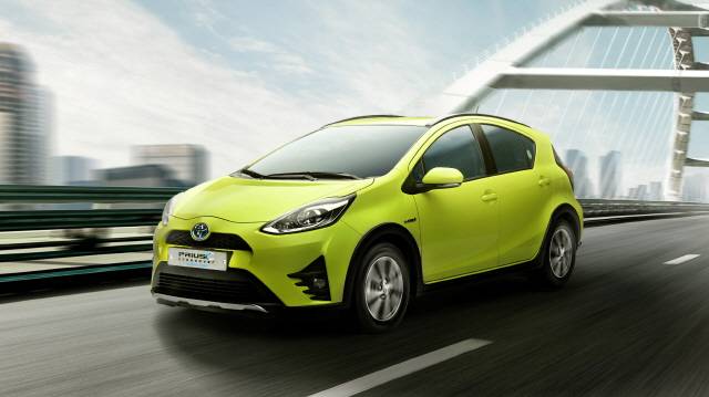 프리우스C 크로스오버