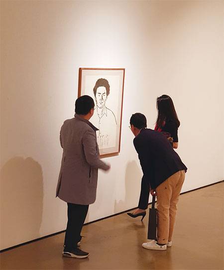 학고재갤러리는 주요 컬렉터를 대상으로 따로 예약을 받아 그 시간 동안에는 그들만을 위해 작품 해설을 해주는 ‘프라이빗 전시’ 서비스를 하고 있다. <학고재갤러리 제공>