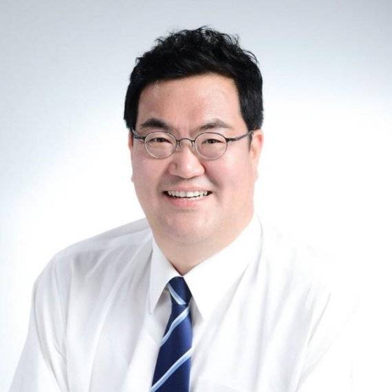 문석균.