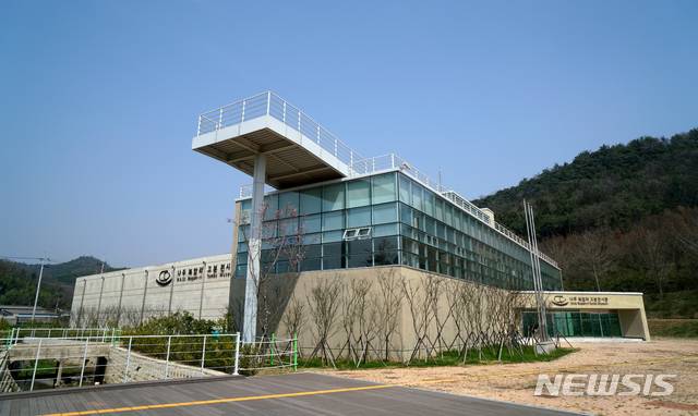 [나주=뉴시스]이창우 기자 = 지난 2016년 4월 문을 연 나주복암리 고분전시관이 최근 전문 전시 시설을 갖춘 '제1종 전문박물관'으로 등록됐다. (사진=나주시 제공) 2020.03.29. photo@newsis.com