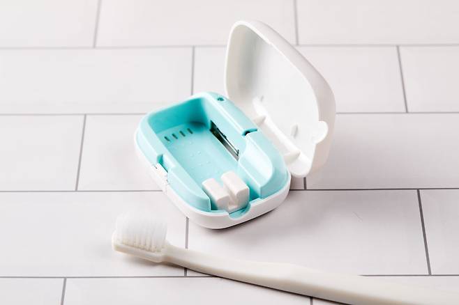 아이리버 휴대용 칫솔 살균기