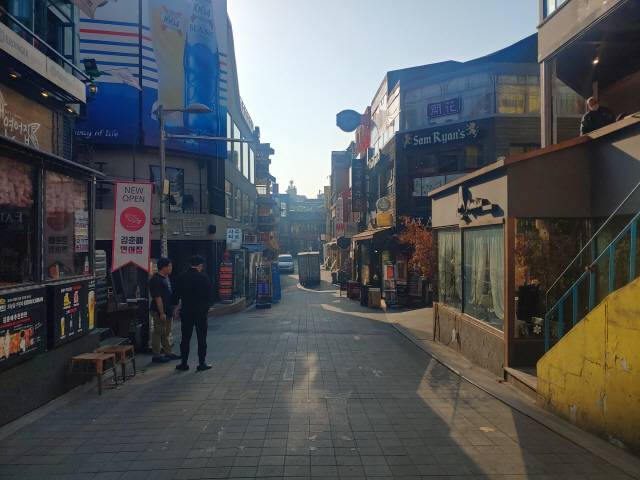 해밀턴호텔 뒤편 세계음식거리. /사진=고병기기자