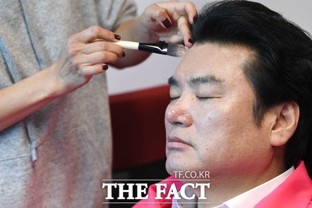 그리고 핑크챌린지를 시작하는 원유철 총괄선거대책위원장