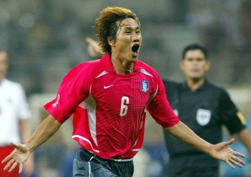 지난 2002 월드컵 한국과 폴란드의 경기에서 유상철이 둘째골을 터뜨린 후 환호하고 있다. 중앙포토