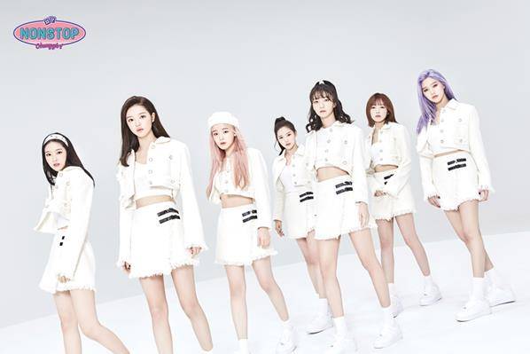 오마이걸 신곡 단체 이미지가 공개됐다. WM엔터테인먼트 제공