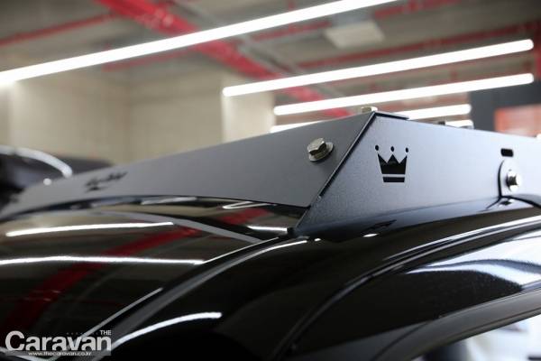 디자인은 물론 다용도 적재함 기능의 루프랙, 브랜드와 제품은 선택 적용 가능