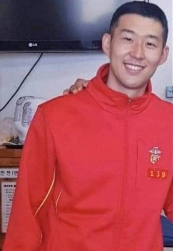 손흥민 훈련병 모습