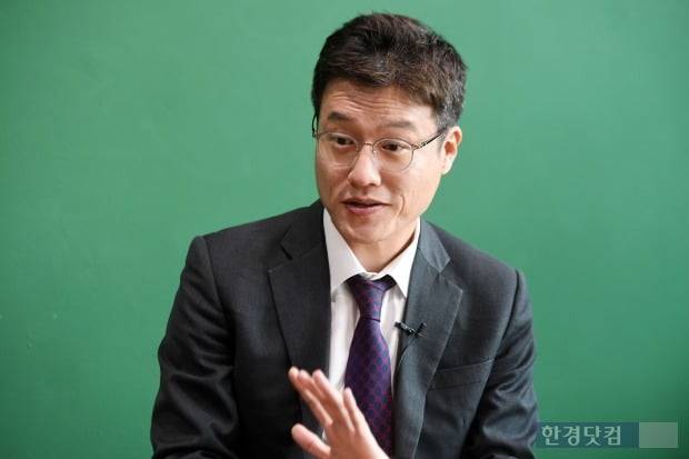 사경인 회계사는 한경닷컴과의 인터뷰에서 진짜 부자는 '깨달음'과 '방향설정' 있어야 가능하다고 강조했다. (사진 최혁 기사)