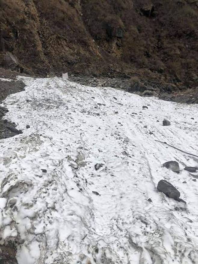 한국인 실종자 시신 2구가 발견된 네팔 안나푸르나 눈사태 사고 현장 부근 모습